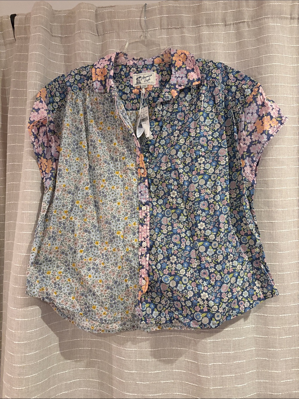 American eagle Mixed Floral Button-Up Blouse in Navy, Pink & Cream